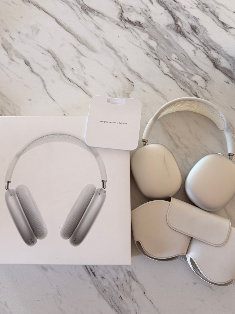 Apple Over-Ear Headphones in Silver-White - Picture 1 of 2